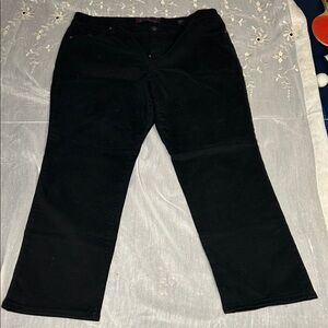 GLORIA VANDERBILT Black Slim -Leg Pants Amanda 2.0